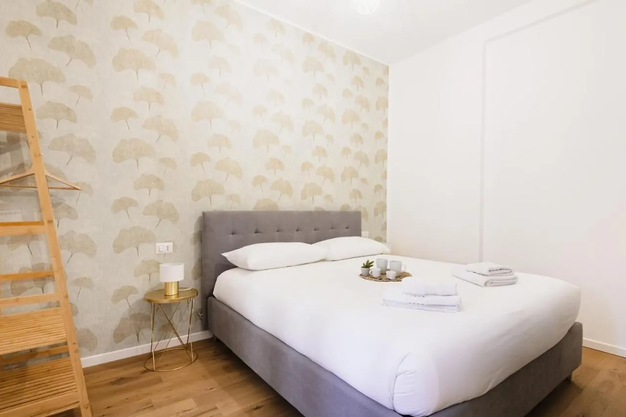 Appartamento Easylife - Oasi Chic Pochi Passi Dai Navigli Milano 0*,  Italia
